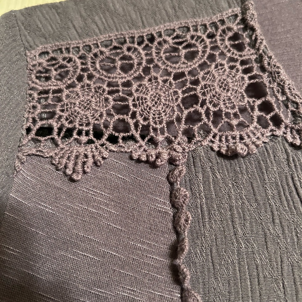 Knox Rose Lace Trim Blouse - Picture 5 of 7